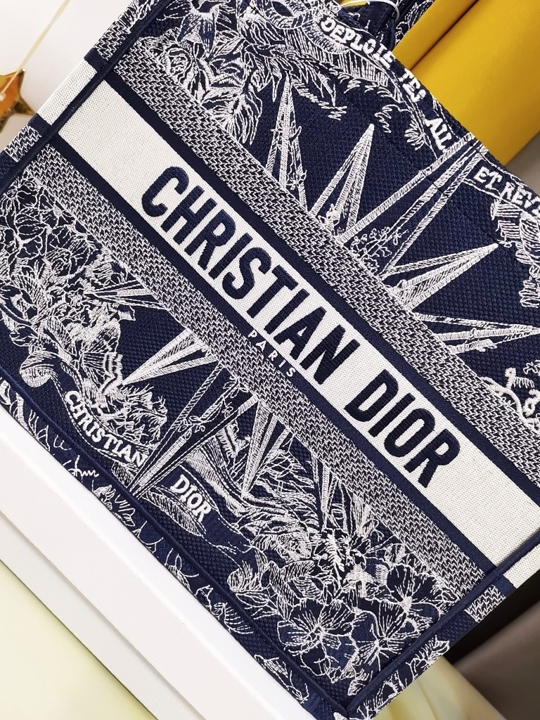 Christian Dior Shopping Bags